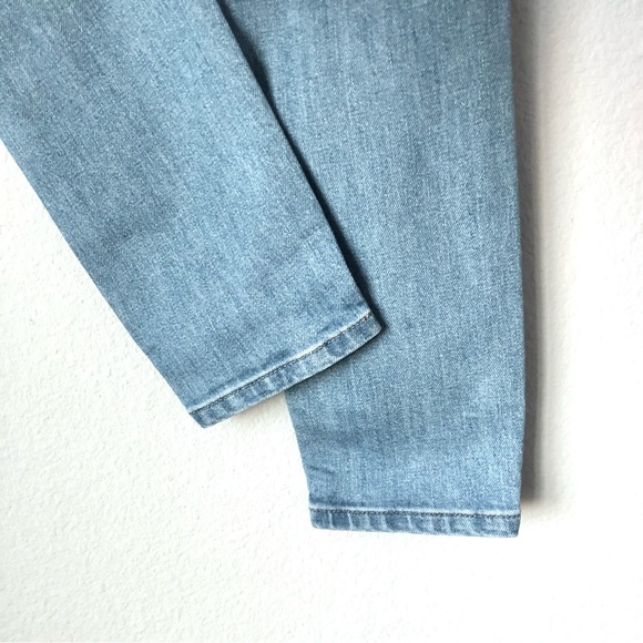 CLOSEOUT \Everlane\• Original Cheeky Jean in Stone-Washed Sky - Picture 12 of 16